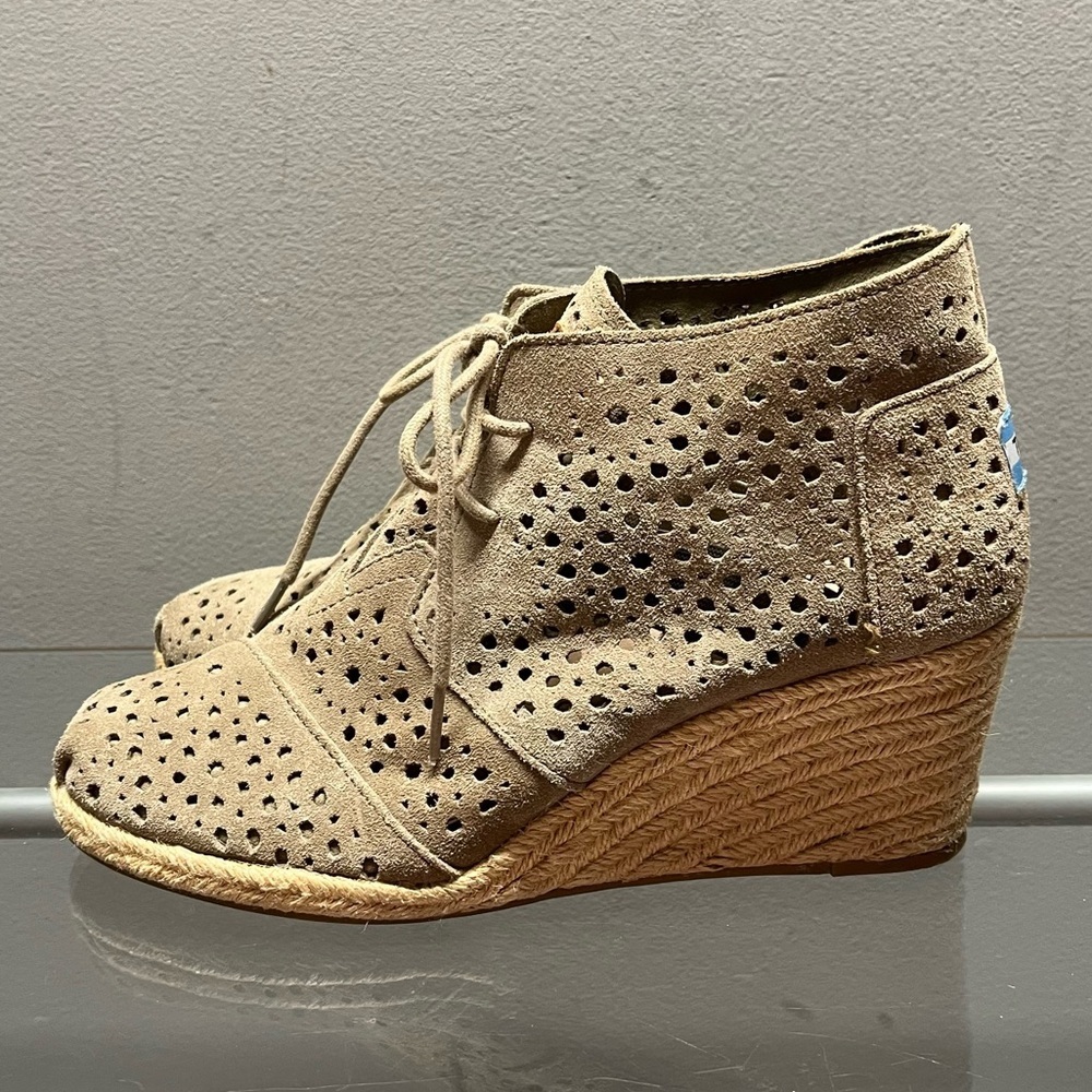 Tom’s Boots